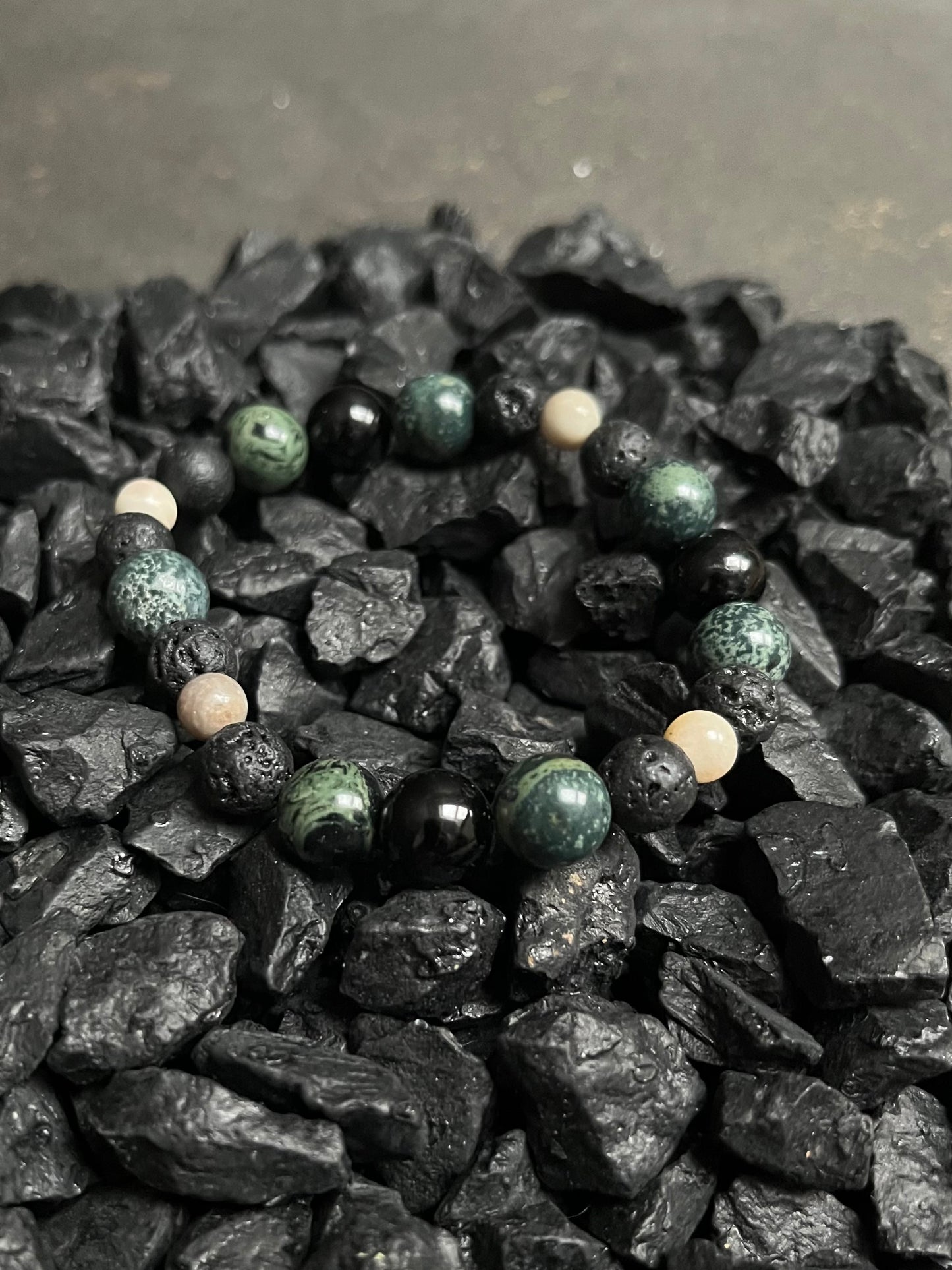 Bransoletka Z dystansem Wybuchowość